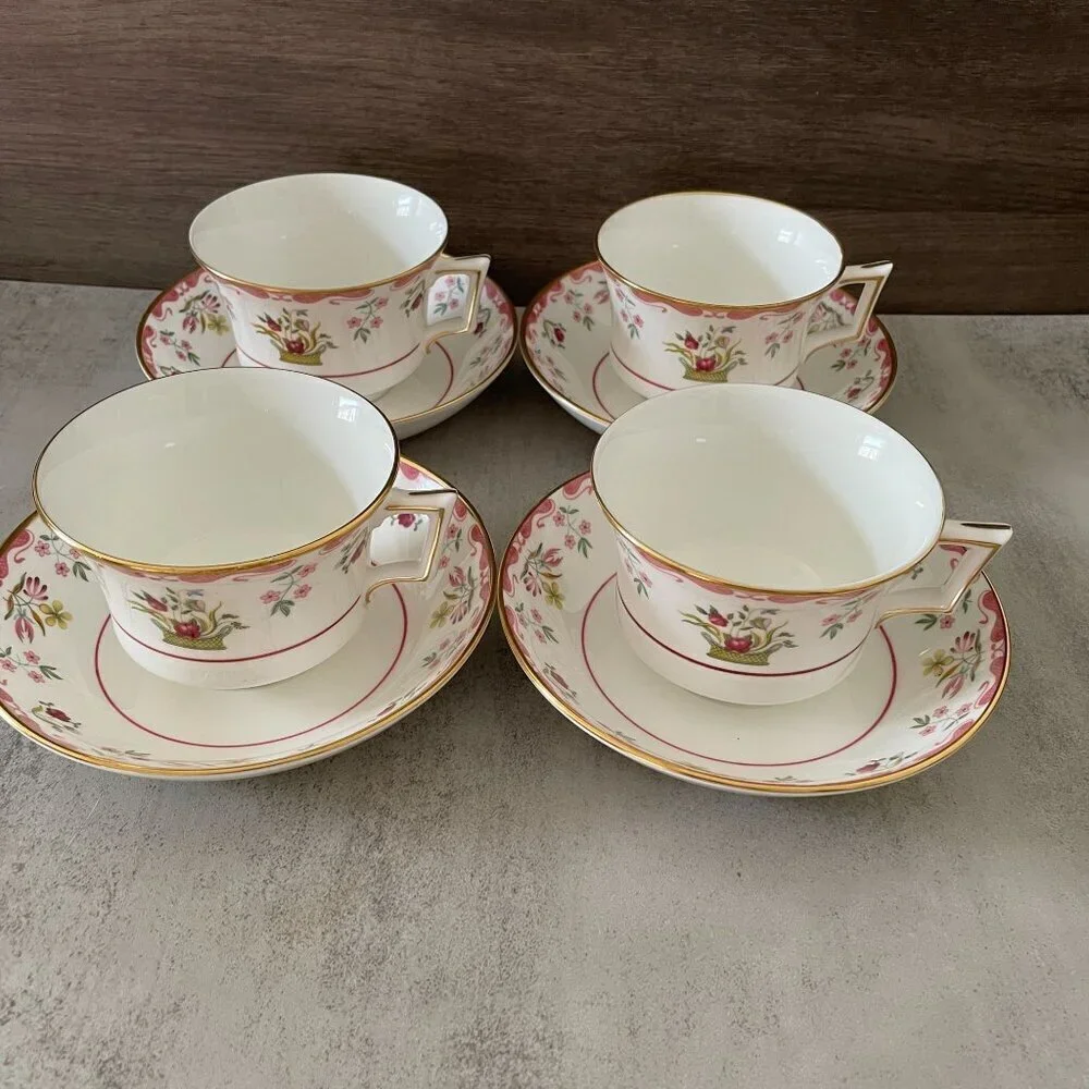 Wedgwood Bianca Williamsburg Set of Four Cups and Saucers Bone China England